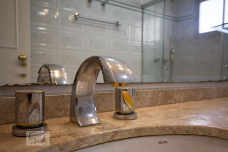 Apartamento à venda com 200m², 4 quartos e 3 vagasBanheiro