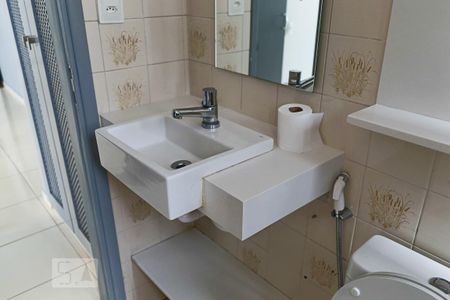 Banheiro de apartamento para alugar com 1 quarto, 45m² em Santa Cecília, São Paulo