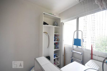 Apartamento à venda com 75m², 2 quartos e 2 vagasÁrea de serviço