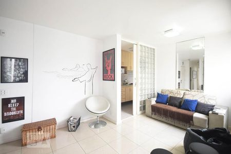 Sala de apartamento à venda com 2 quartos, 75m² em Paraíso do Morumbi, São Paulo