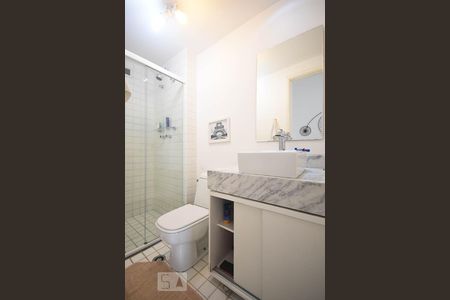 Banheiro de apartamento à venda com 2 quartos, 75m² em Paraíso do Morumbi, São Paulo
