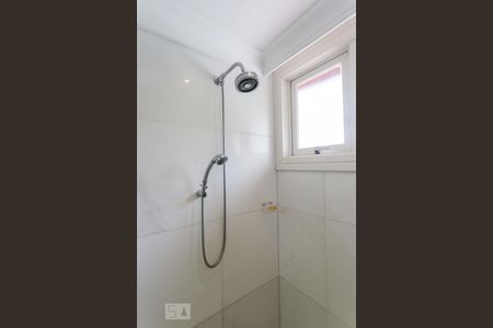 Casa de condomínio à venda com 520m², 4 quartos e 5 vagasBanheiro 1 da suíte 3