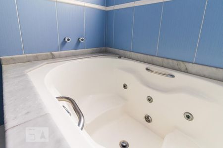 Casa para alugar com 500m², 4 quartos e 2 vagas Casa para alugar com 500m², 4 quartos e 2 vagasDetalhe banheira