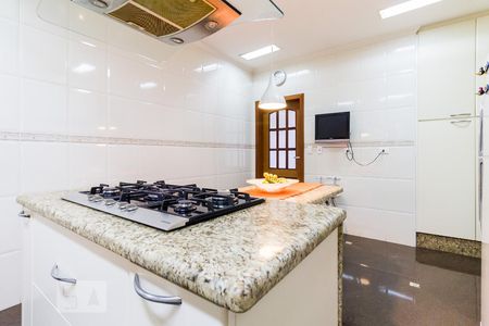 Casa para alugar com 500m², 4 quartos e 2 vagas Casa para alugar com 500m², 4 quartos e 2 vagasCozinha