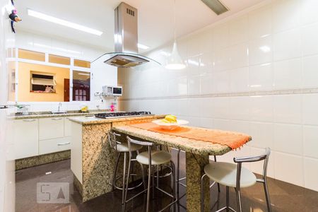 Casa para alugar com 500m², 4 quartos e 2 vagas Casa para alugar com 500m², 4 quartos e 2 vagasCozinha