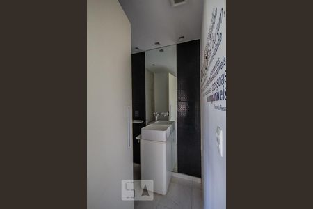 LavABO de apartamento à venda com 1 quarto, 70m² em Vila Suzana, São Paulo