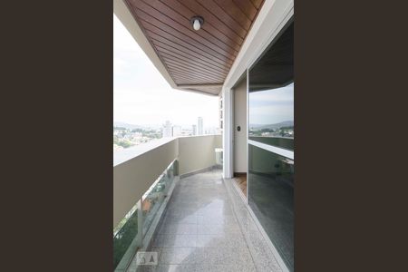 Apartamento à venda com 148m², 3 quartos e 3 vagasSacada