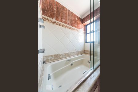 Apartamento à venda com 127m², 3 quartos e 2 vagas Apartamento à venda com 127m², 3 quartos e 2 vagasBanheiro da Suíte