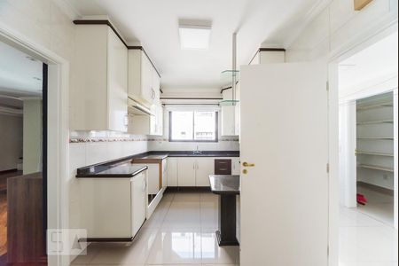Apartamento à venda com 127m², 3 quartos e 2 vagas Apartamento à venda com 127m², 3 quartos e 2 vagasCozinha