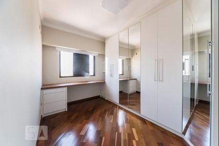 Apartamento à venda com 127m², 3 quartos e 2 vagas Apartamento à venda com 127m², 3 quartos e 2 vagasQuarto 1