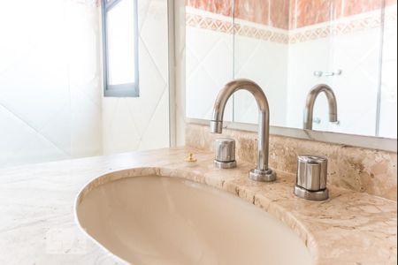 Apartamento à venda com 127m², 3 quartos e 2 vagas Apartamento à venda com 127m², 3 quartos e 2 vagasBanheiro da Suíte