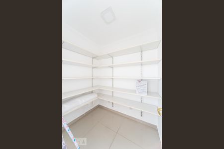 Apartamento à venda com 127m², 3 quartos e 2 vagas Apartamento à venda com 127m², 3 quartos e 2 vagasDespensa