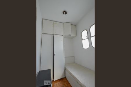 Apartamento à venda com 530m², 4 quartos e 4 vagas Apartamento à venda com 530m², 4 quartos e 4 vagasQuarto serviço 1