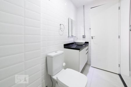 Banheiro de kitnet/studio para alugar com 1 quarto, 38m² em Santo Amaro, São Paulo