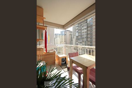 Apartamento para alugar com 64m², 1 quarto e 1 vagaVaranda