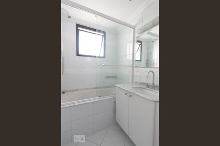 Apartamento à venda com 114m², 3 quartos e 2 vagasBanheiro da suíte