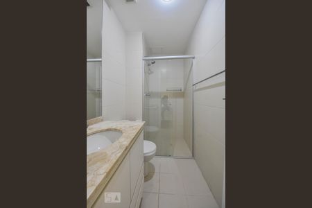 Apartamento à venda com 192m², 4 quartos e 3 vagas Apartamento à venda com 192m², 4 quartos e 3 vagasBanheiro Social