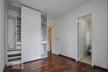 Apartamento à venda com 192m², 4 quartos e 3 vagas Apartamento à venda com 192m², 4 quartos e 3 vagasSuíte 02