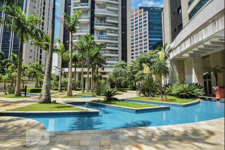 Apartamento à venda com 192m², 4 quartos e 3 vagas Apartamento à venda com 192m², 4 quartos e 3 vagasÁrea Externa