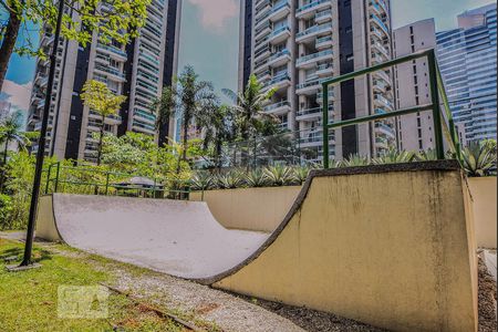 Apartamento à venda com 192m², 4 quartos e 3 vagas Apartamento à venda com 192m², 4 quartos e 3 vagasPista de Skate