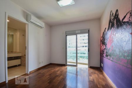Apartamento à venda com 192m², 4 quartos e 3 vagas Apartamento à venda com 192m², 4 quartos e 3 vagasSuíte 01