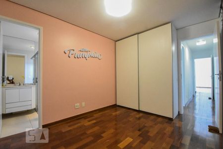 Apartamento à venda com 192m², 4 quartos e 3 vagas Apartamento à venda com 192m², 4 quartos e 3 vagasSuíte 03
