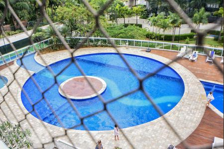 Apartamento à venda com 192m², 4 quartos e 3 vagas Apartamento à venda com 192m², 4 quartos e 3 vagasVista