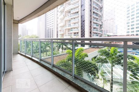Varanda de apartamento para alugar com 2 quartos, 96m² em Chácara Itaim, São Paulo