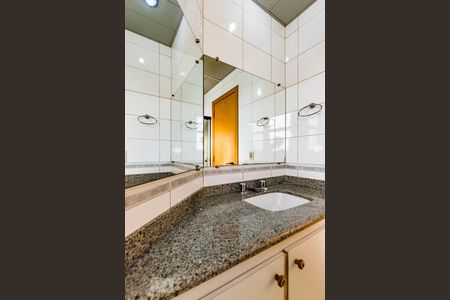 Apartamento à venda com 98m², 3 quartos e 2 vagas Apartamento à venda com 98m², 3 quartos e 2 vagasBanheiro