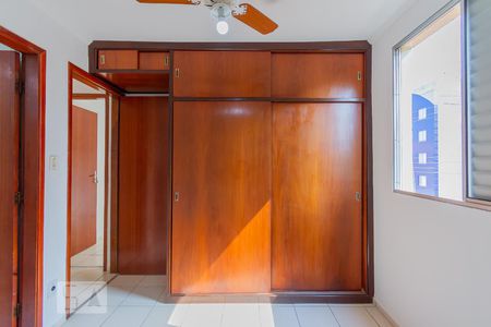 Apartamento à venda com 60m², 3 quartos e 1 vagaQuarto 3 - Armários