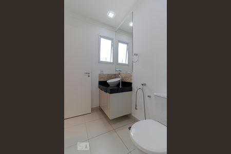 Apartamento à venda com 84m², 2 quartos e 2 vagasBanheiro da Suíte