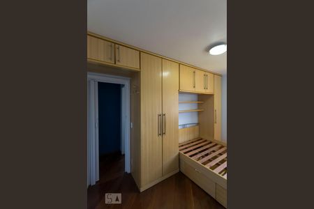 Quarto (Armários) de apartamento para alugar com 1 quarto, 50m² em Cambuci, São Paulo