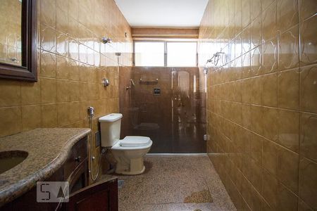 Banheiro de apartamento à venda com 4 quartos, 220m² em Gutierrez, Belo Horizonte