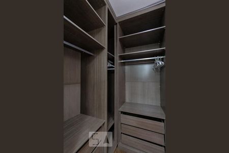Suíte (closet) de apartamento para alugar com 2 quartos, 80m² em Vila Suzana, São Paulo
