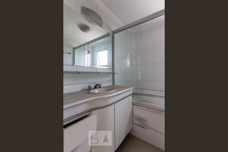 Apartamento para alugar com 163m², 3 quartos e 2 vagas Apartamento para alugar com 163m², 3 quartos e 2 vagasSuíte