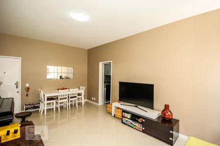 Apartamento à venda com 105m², 3 quartos e 1 vaga Apartamento à venda com 105m², 3 quartos e 1 vagaSala