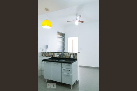 Sala - Cozinha de apartamento para alugar com 1 quarto, 32m² em Botafogo, Rio de Janeiro