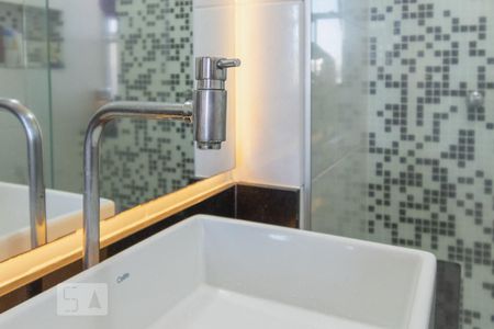 Banheiro de apartamento para alugar com 2 quartos, 61m² em Catete, Rio de Janeiro