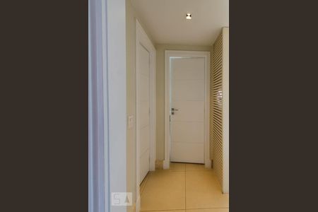 Hall de acesso ao banheiro quarto e cozinha de apartamento para alugar com 1 quarto, 50m² em Leblon, Rio de Janeiro