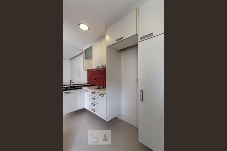 Cozinha de apartamento para alugar com 1 quarto, 58m² em Jardim Ampliação, São Paulo