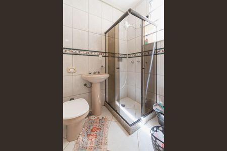 Banheiro de kitnet/studio para alugar com 1 quarto, 24m² em Catete, Rio de Janeiro