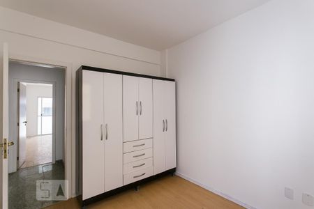 Casa de condomínio para alugar com 240m², 4 quartos e 1 vagaQuarto