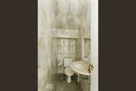 Lavabo de casa de condomínio para alugar com 4 quartos, 240m² em Recreio dos Bandeirantes, Rio de Janeiro