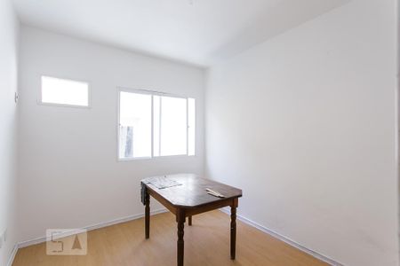 Casa de condomínio para alugar com 240m², 4 quartos e 1 vagaQuarto