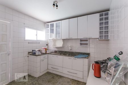 Casa de condomínio para alugar com 240m², 4 quartos e 1 vagaCozinha