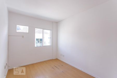 Casa de condomínio para alugar com 240m², 4 quartos e 1 vagaQuarto