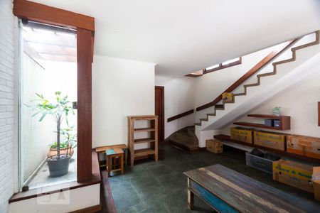 Sala de casa para alugar com 4 quartos, 300m² em Mirandópolis, São Paulo