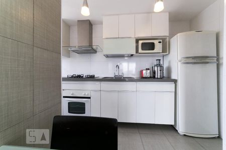 Cozinha de apartamento para alugar com 1 quarto, 52m² em Chácara Santo Antônio (zona Sul), São Paulo