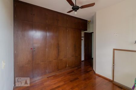 Casa à venda com 180m², 3 quartos e 4 vagasQuarto 03 com Suite