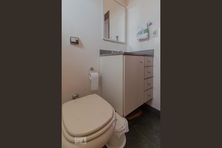 Banheiro  de casa à venda com 3 quartos, 180m² em Campestre, Santo André